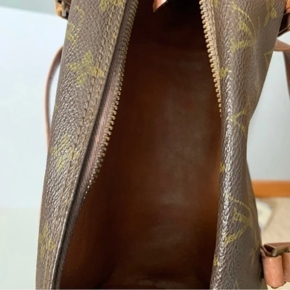 LOUIS VUITTON Monogram Papillon - Picture 5 of 12